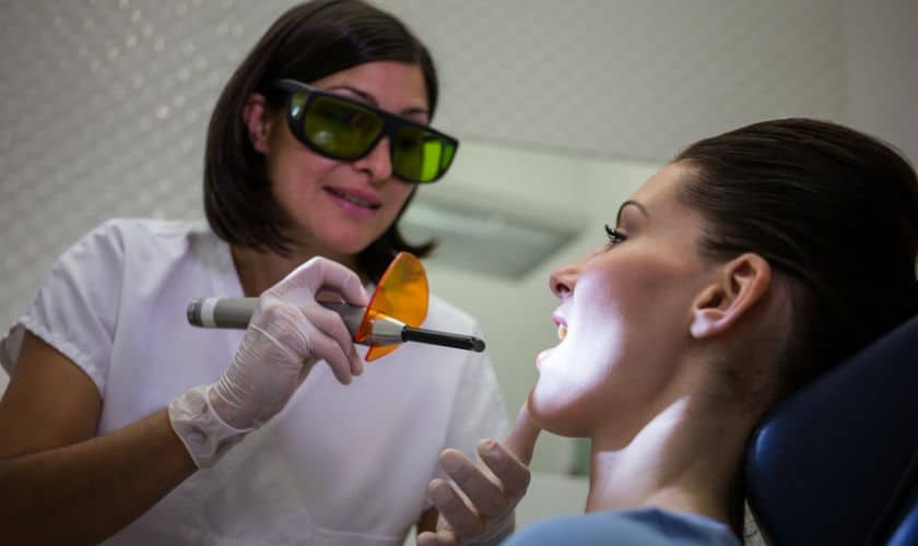 How Much Does Laser Teeth Whitening Cost and What Affects the Price Kettering?