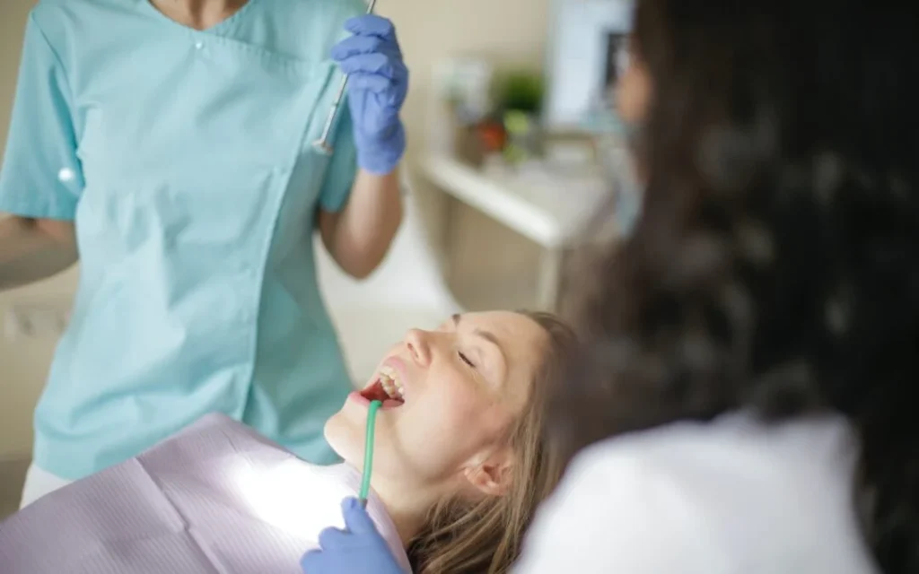 How Dentists Spot Cracks Kettering